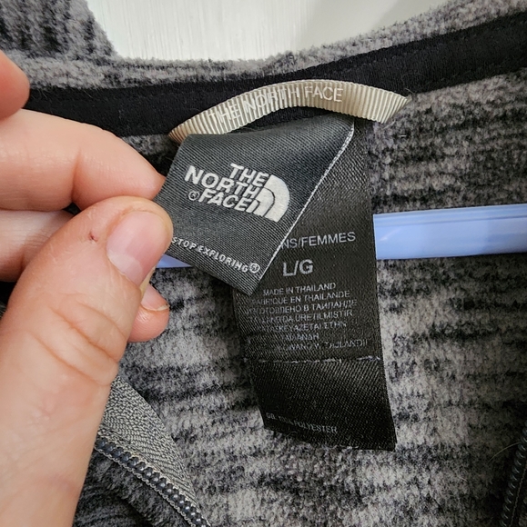 Women's North Face zip up hooded fleece - Picture 2 of 4